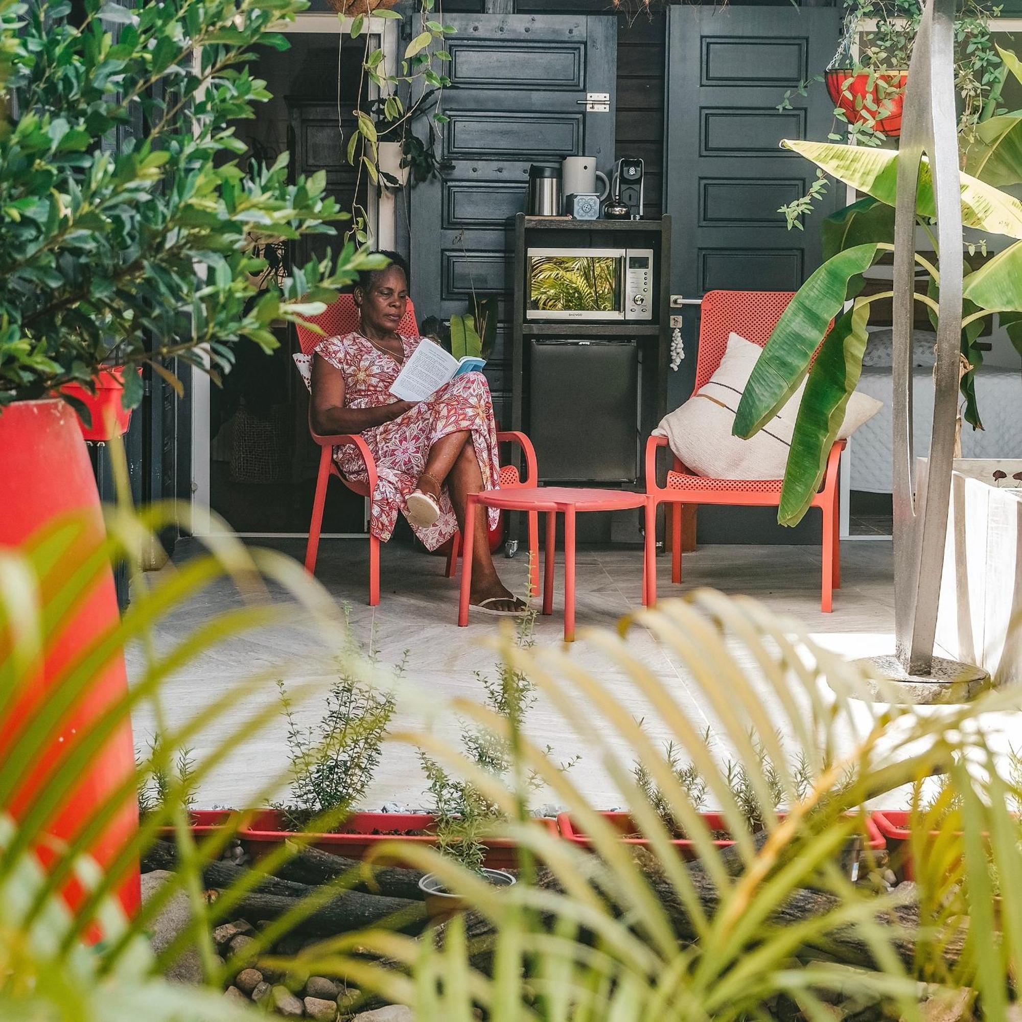 Le Baobab Rouge - Maison D'Hotes Reservee Aux Femmes Le Lamentin Exterior foto